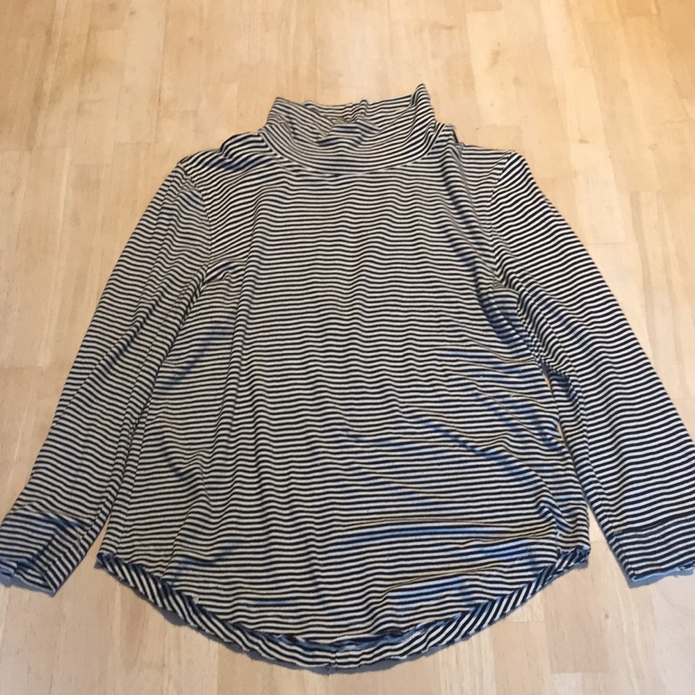 Striped FP keyhole top